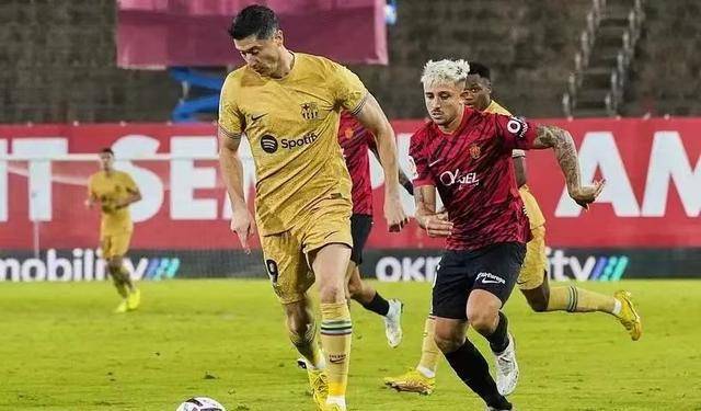 AYX- 莱万多夫斯基转会曼城 